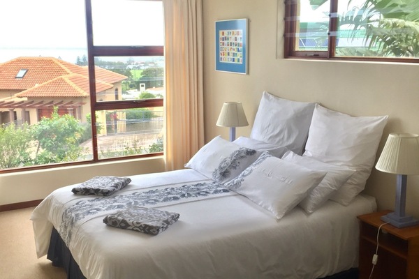Lower Level | 2 bedrooms, in-room safe, iron/ironing board, free WiFi