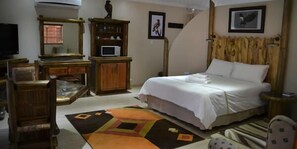 1 bedroom, in-room safe, desk, free WiFi - Aark Guest Lodge (Vanderbijlpark)