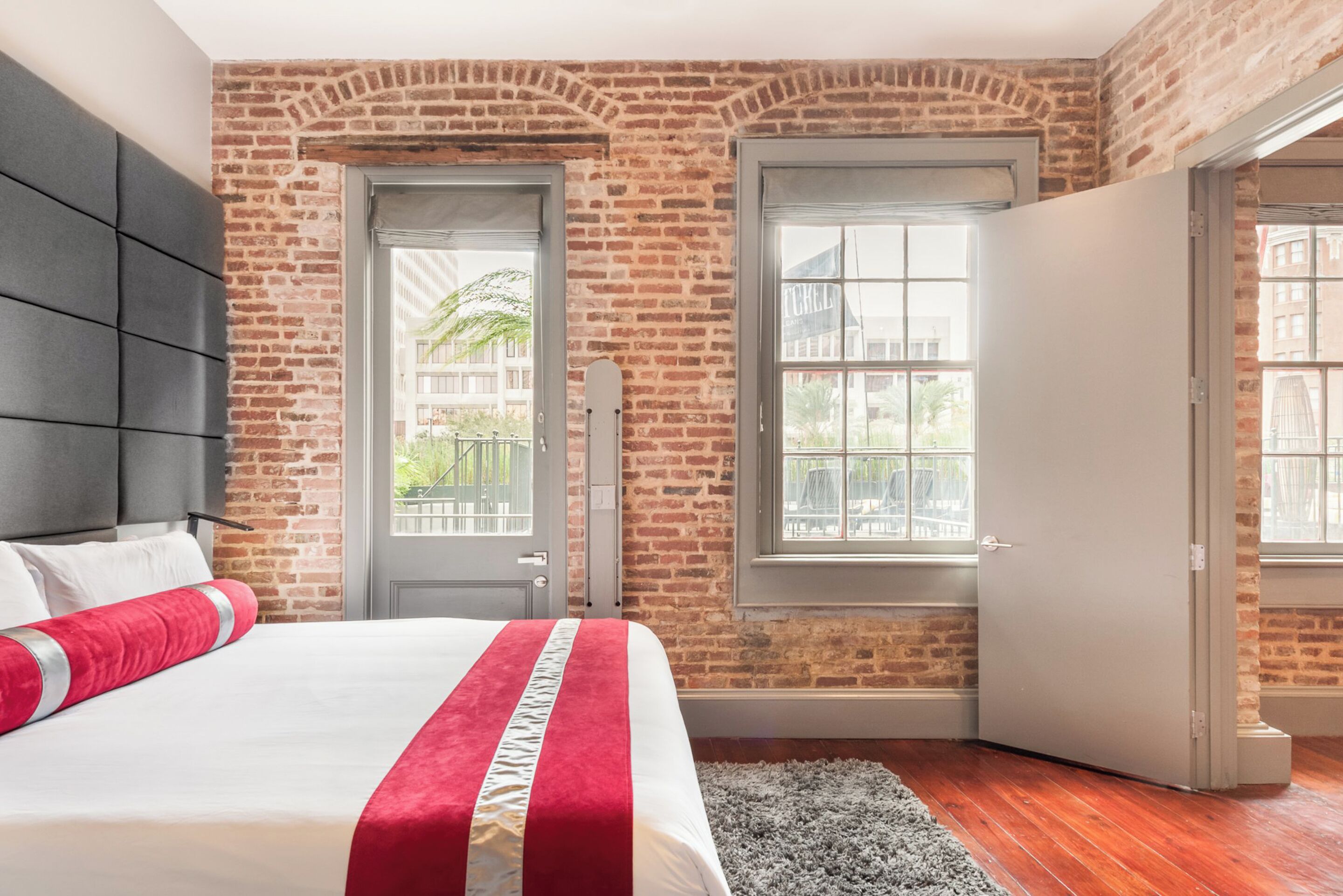 Luxury Suite, 3 Bedrooms, Hot Tub | Premium bedding, memory foam beds, in-room safe, laptop workspace