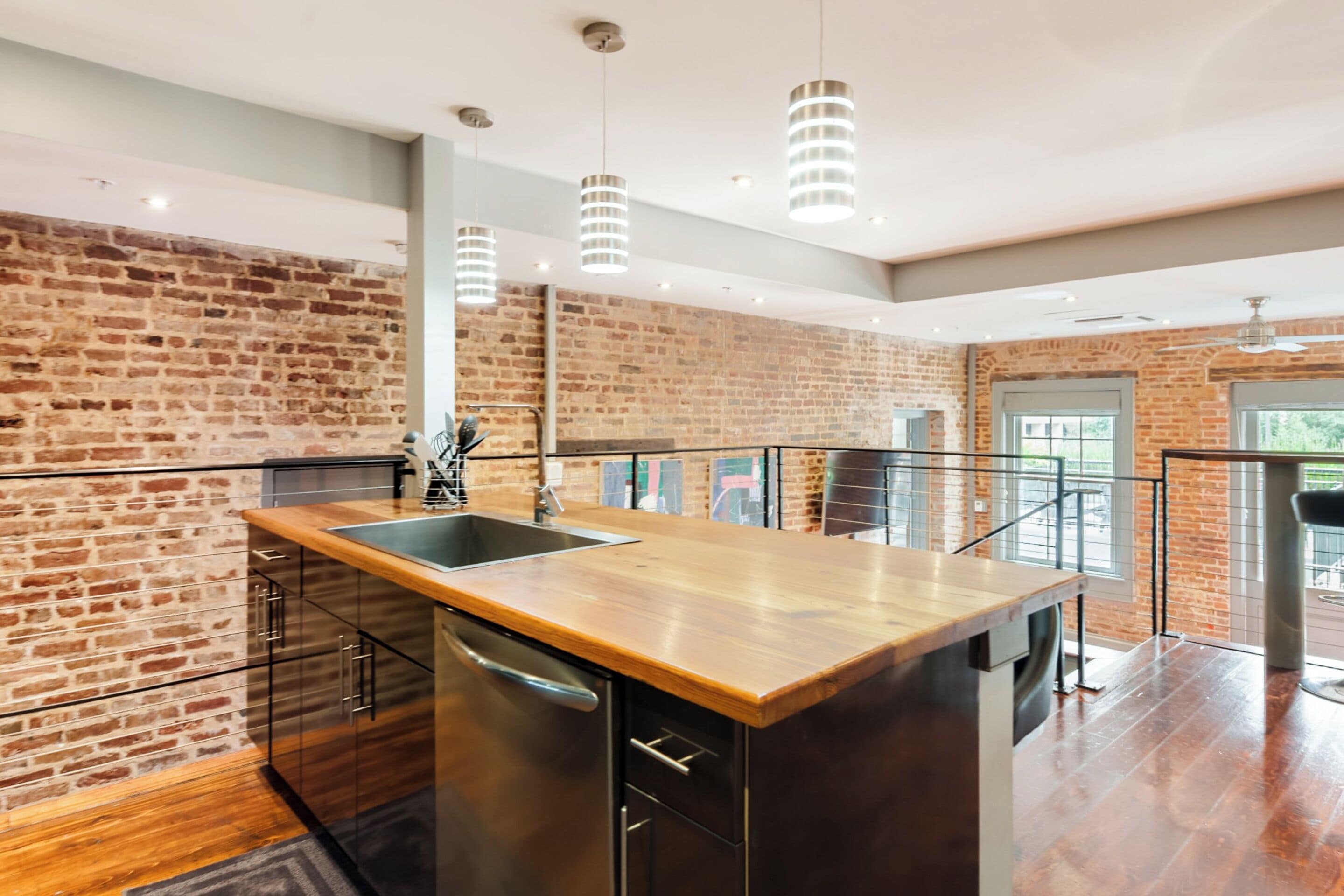 Luxury Suite, 3 Bedrooms, Hot Tub | Private kitchen | Fridge, microwave, oven, stovetop