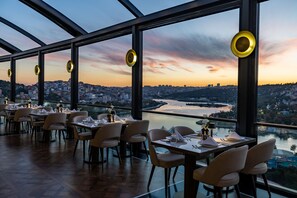 Breakfast, lunch and dinner served  - Arise Hotel Golden Horn (Istanbul)