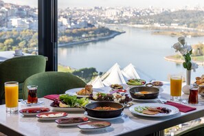 Daily buffet breakfast for a fee - Arise Hotel Golden Horn (Istanbul)