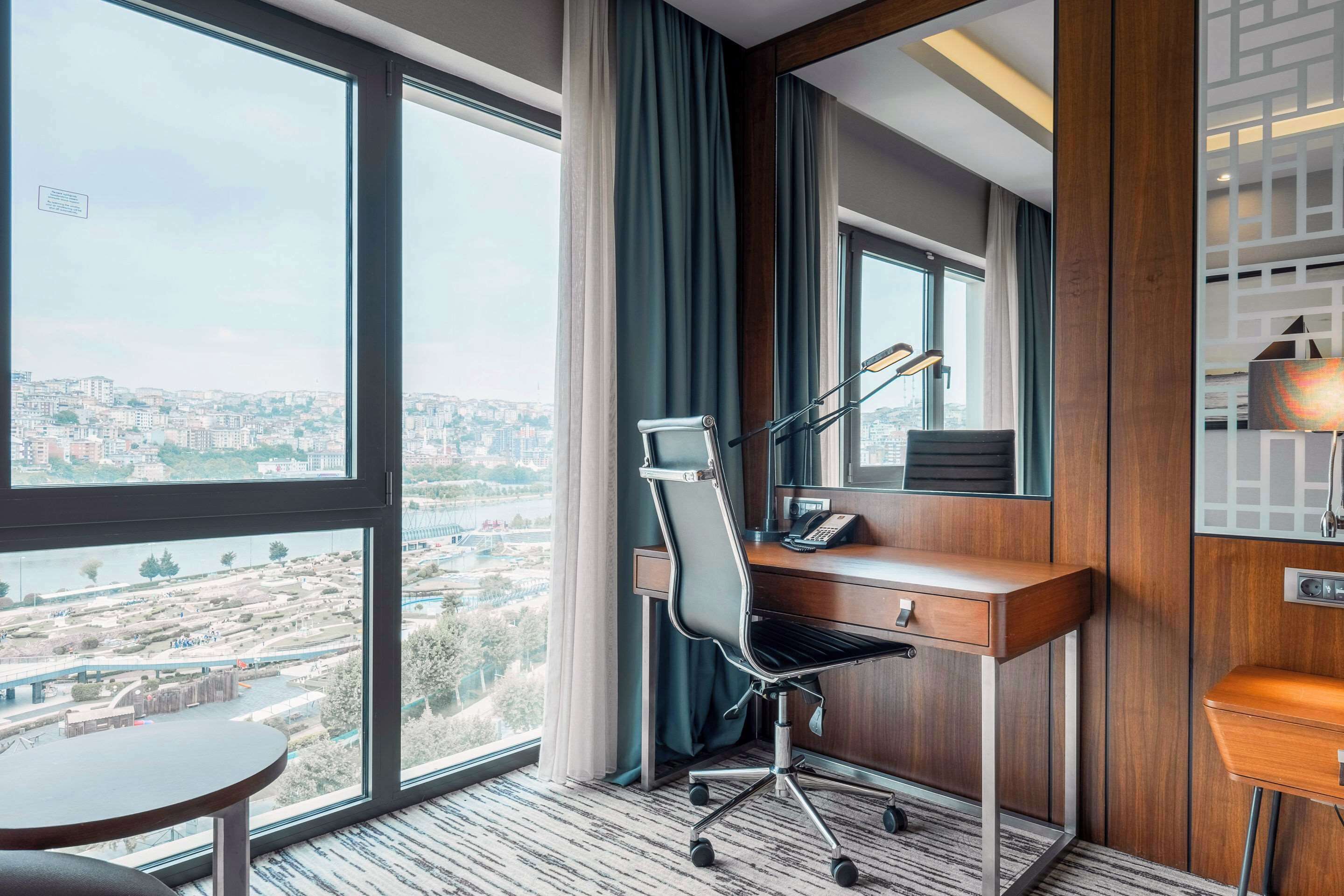 1 bedroom, premium bedding, in-room safe, desk