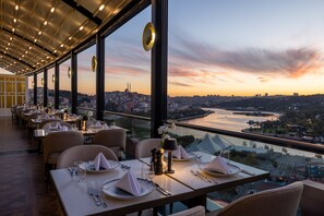 Breakfast, lunch, dinner served; international cuisine  - Arise Hotel Golden Horn (Istanbul)
