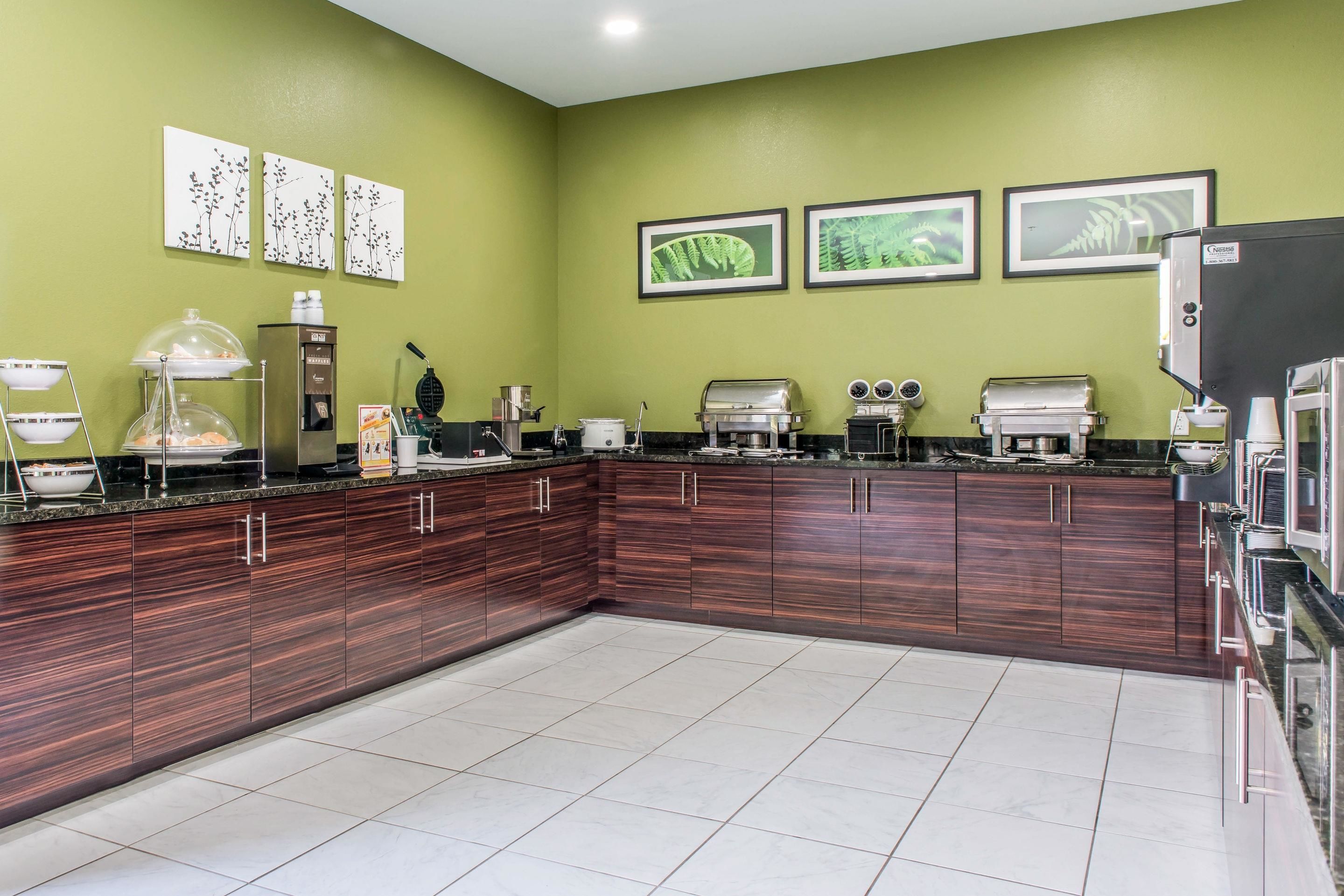 free daily on-the-go breakfast