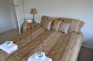 Deluxe-Haus, 6 Schlafzimmer, Bergblick | 6 Schlafzimmer, Schreibtisch, Bügeleisen/Bügelbrett, Bettwäsche