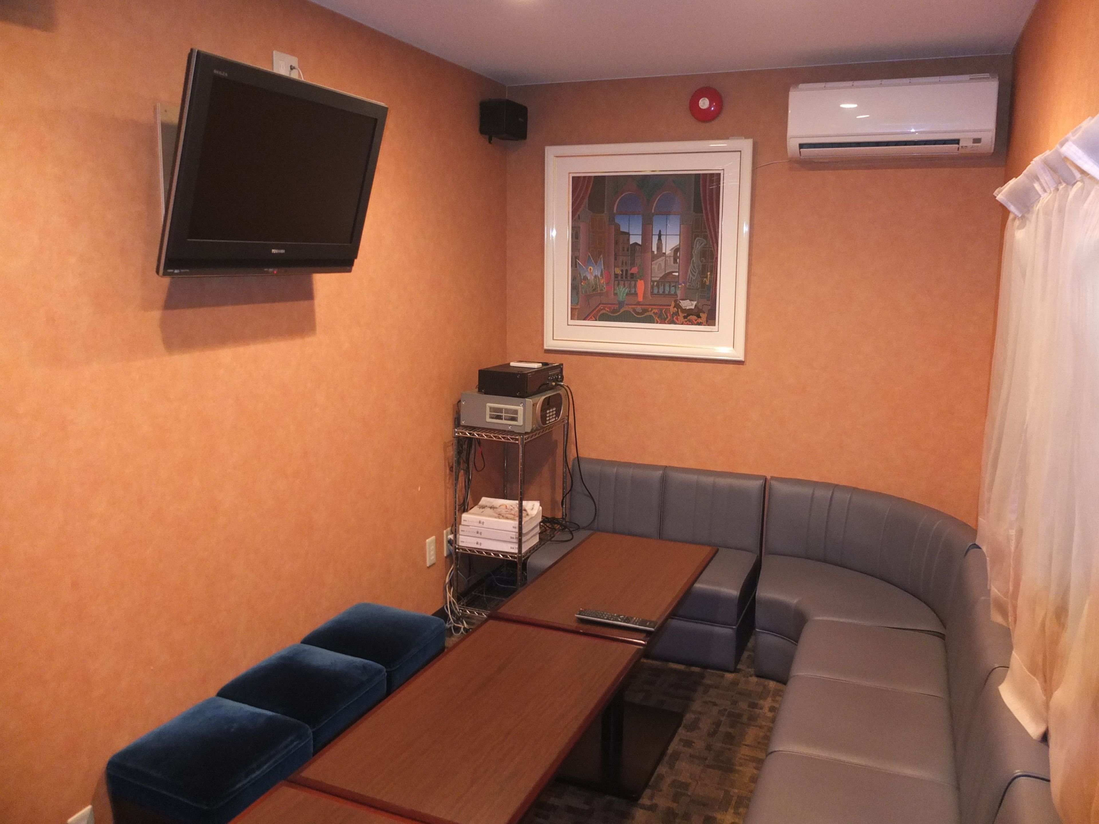 karaoke room