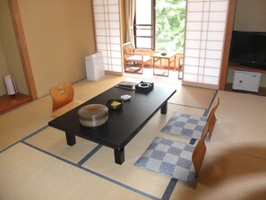 Familjerum - annex (Japanese Style) | Värdeförvaringsskåp på rummet, gratis wi-fi och sängkläder