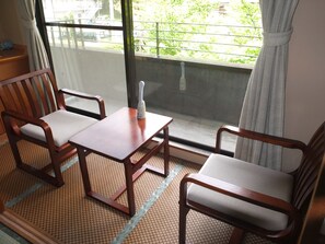 Habitación familiar (Japanese Style, Main Building ) | Caja de seguridad en la habitación, wifi gratis y ropa de cama