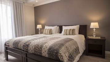 1 slaapkamer, luxe beddengoed, een kluis op de kamer, een bureau