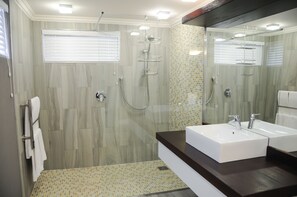Opal Extension  | Baño | Amenidades de baño gratuitas, secadora de cabello, toallas 