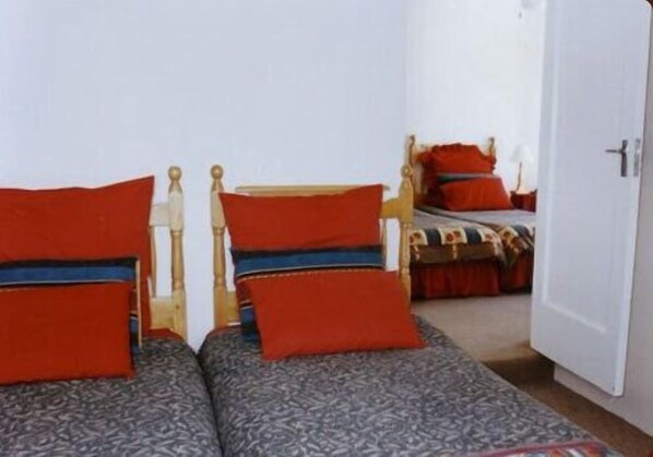 基础双床房 | 熨斗/熨板、免费 WiFi