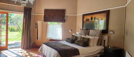 Family Cottage, 2 Bedrooms, Non Smoking, Mountain View | Hypo-allergenic bedding, in-room safe, individually decorated