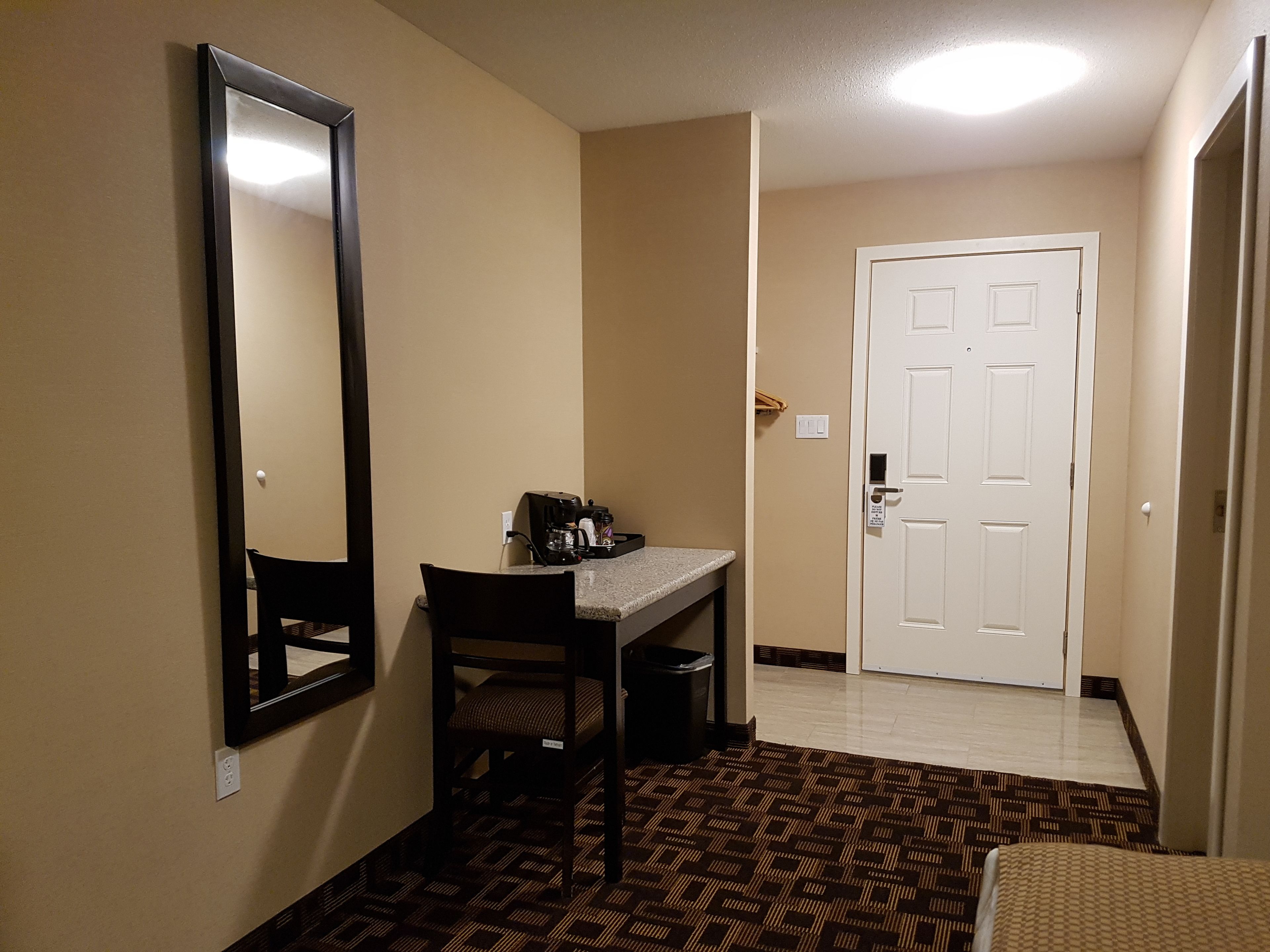 Standard Triple Room, Multiple Beds | Desk, iron/ironing board, free WiFi, bed sheets