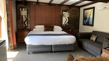 Executive Double Room | 1 bedroom, minibar, in-room safe, desk