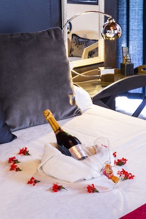 Honeymoon Double Room | 1 bilik tidur, bar mini, peti besi dalam bilik, meja 