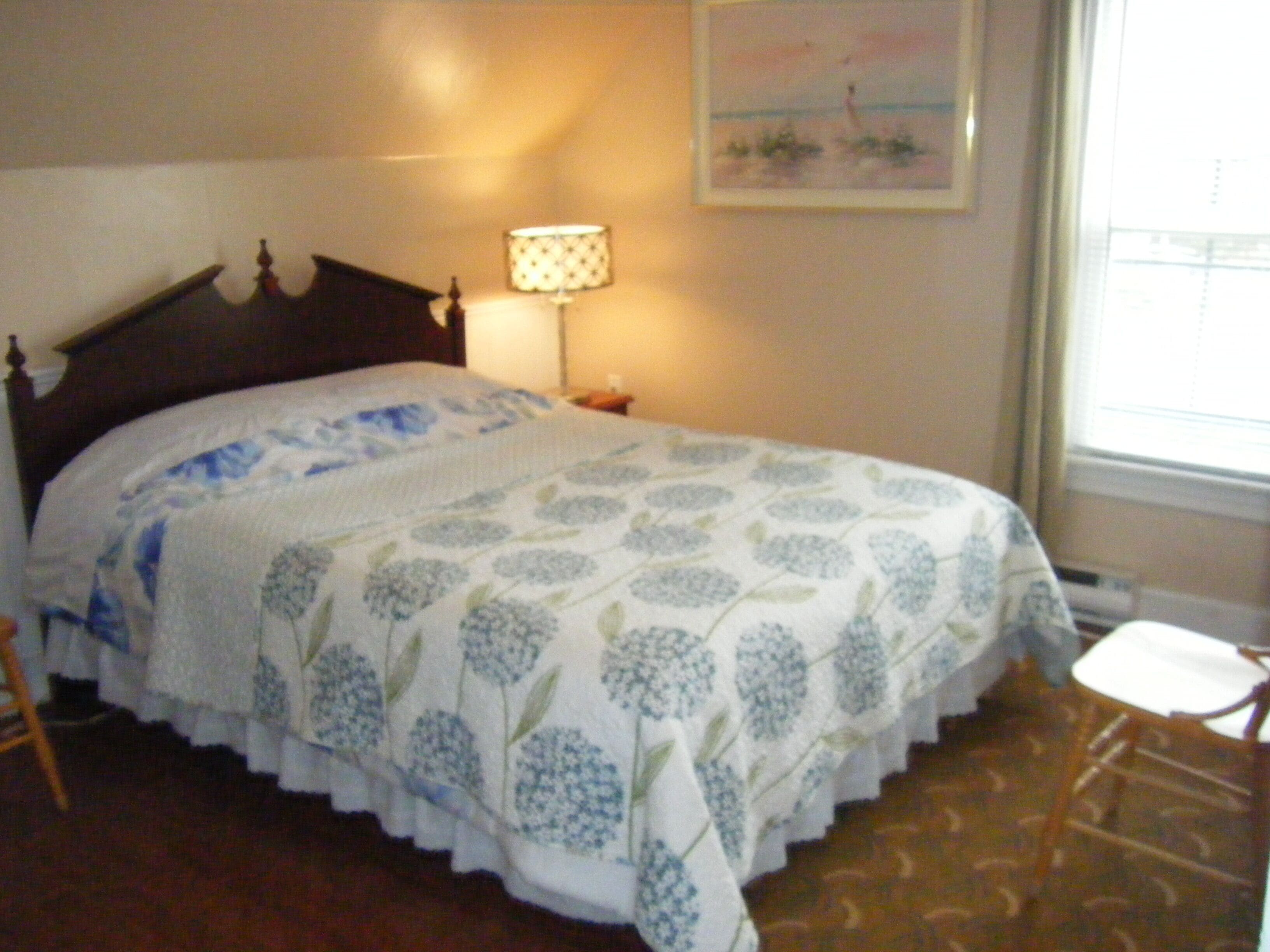 Appartement familial, 2 chambres, vue sur la ville | Literie de qualité, bureau, espace de travail pour ordinateurs portables