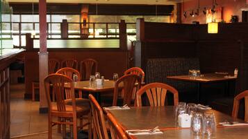 Lunch and dinner served