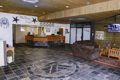 Walking Eagle Inn & Lodge