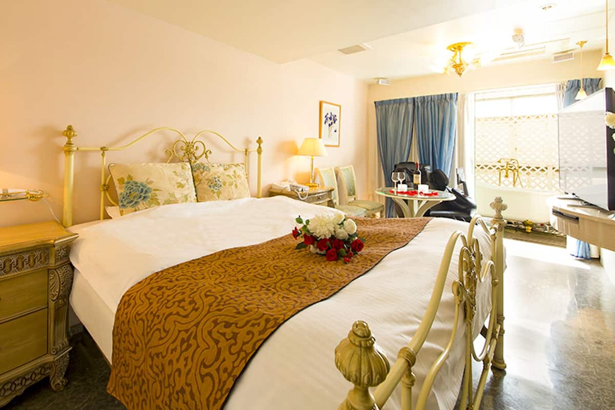 Chambre Standard double | Bureau, systĂšme dâinsonorisation, accĂšs au Wi-Fi (inclus)