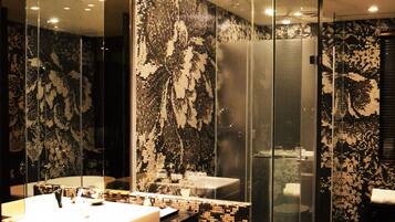 Deluxe Room | Bathroom | Shower, rainfall showerhead, hair dryer, electronic bidet