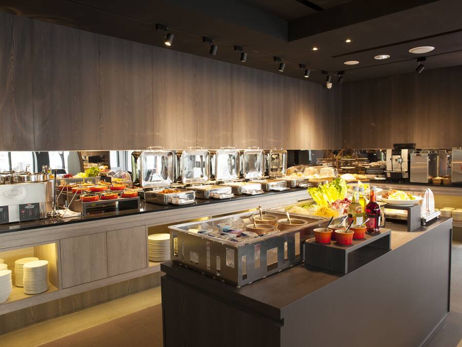 Daily buffet breakfast for a fee