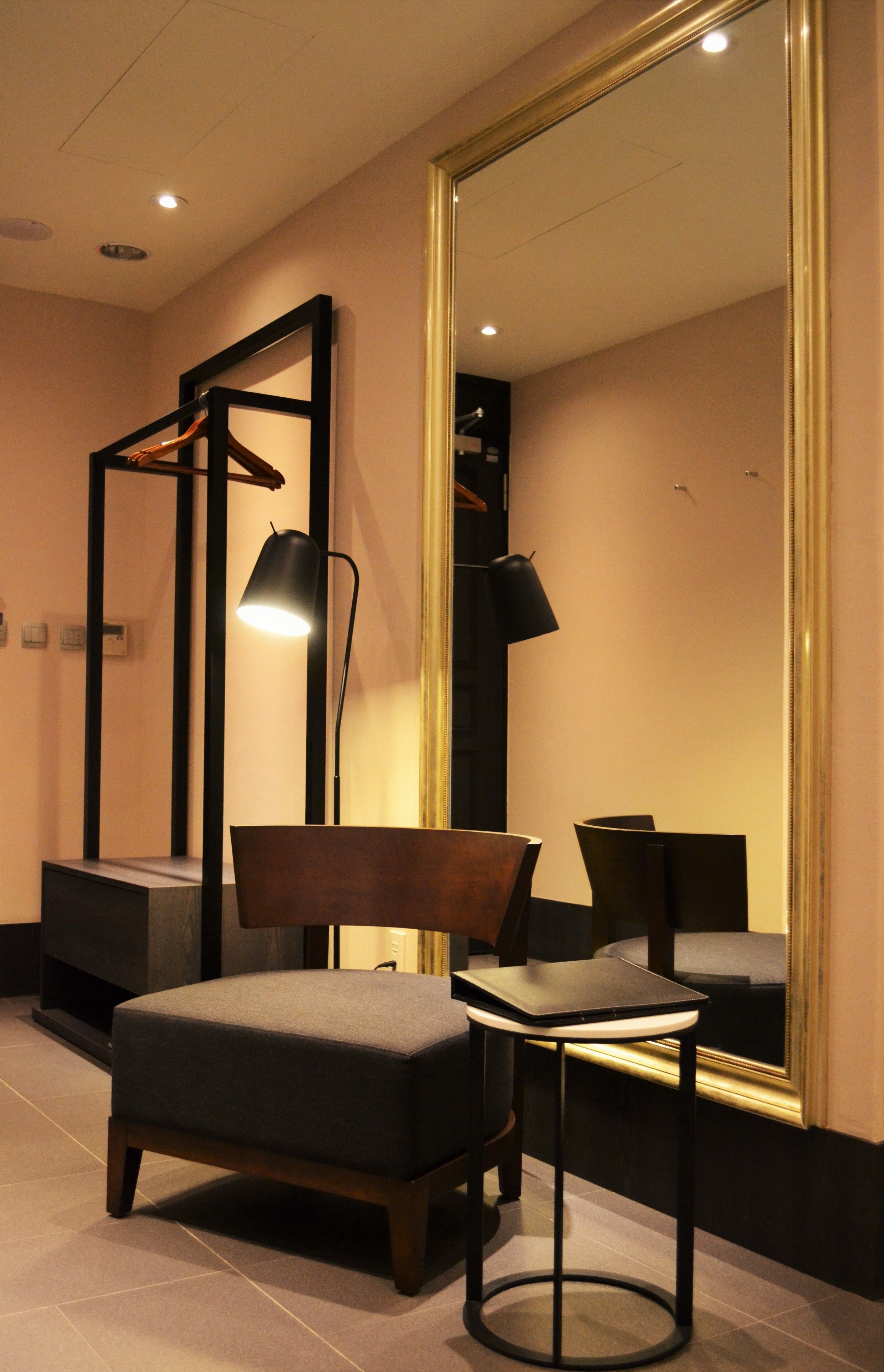 standard room | premium bedding, down duvets, in-room safe, desk