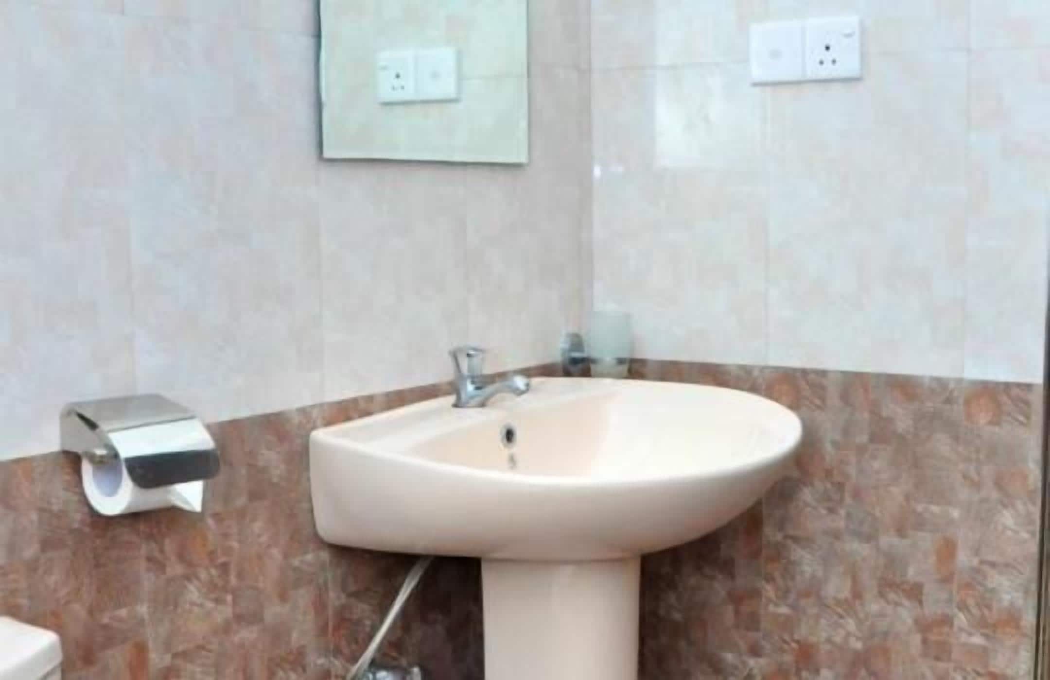 Green Shadows Beach Hotel