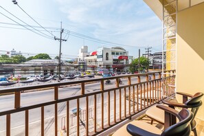 デラックス ダブルルーム 1 ベッドルーム シティビュー | ミニバー、デスク、WiFi (無料)、ベッドシーツ