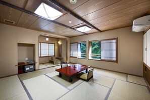 Down duvets, minibar, in-room safe, iron/ironing board - Shima-Onsen Toshimaya (Nakanojo)