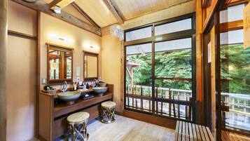 Nhà tắm công cộng