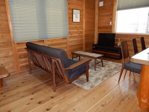 Casa geminada tradicional (70㎡. Room for 5 Guests) | Área de estar | TV LED