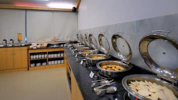 Tägliches Frühstücksbuffet (350 INR pro Person)