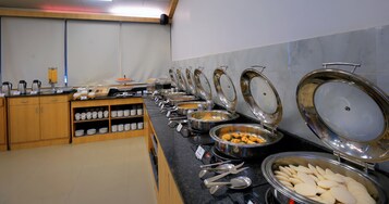 Daily buffet breakfast for a fee