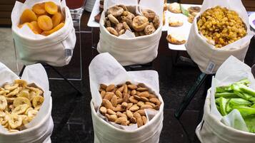 Daily buffet breakfast (USD 18 per person)