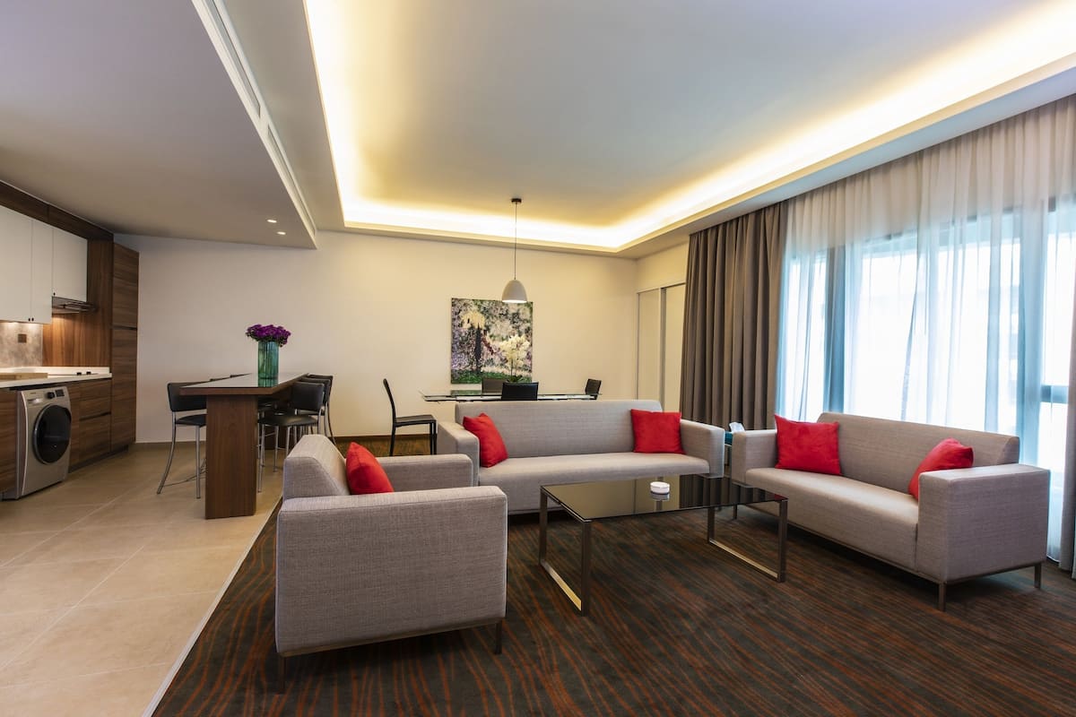 Citea Suite | In-room safe, desk, soundproofing, iron/ironing board (on request)