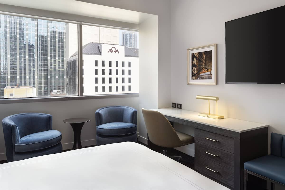 1 bedroom, premium bedding, in-room safe, desk