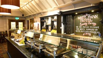 Daily English breakfast (GBP 14.95 per person)