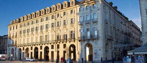 Façade de l’hébergement - soirée/nuit