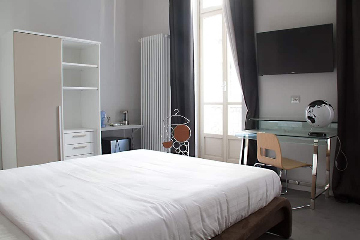Deluxe Room (Garibaldina) | 1 bedroom, premium bedding, in-room safe, individually decorated