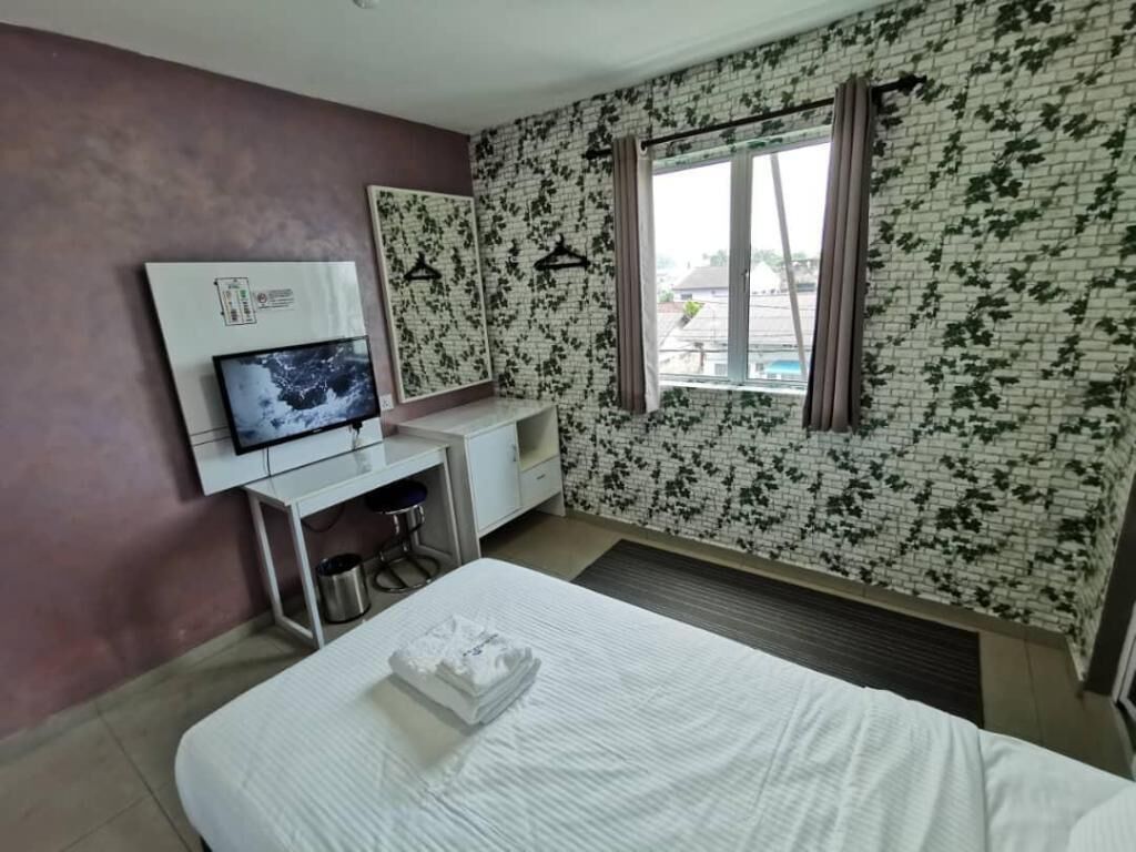 Desk, iron/ironing board, free WiFi, bed sheets