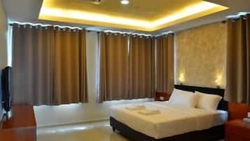 Desk, iron/ironing board, free WiFi, bed sheets