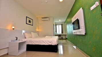 مكتب ومكواة/لوح كي وواي فاي مجانًا وملاءات أسرّة