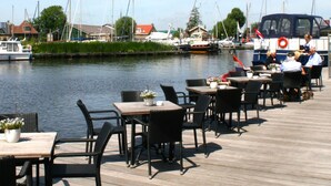 Terrace/patio - Hotel Restaurant Oostergoo (Grou)