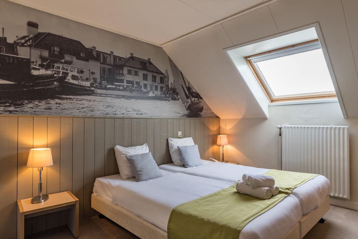 Standard Double Room | Desk, blackout curtains, iron/ironing board, free WiFi