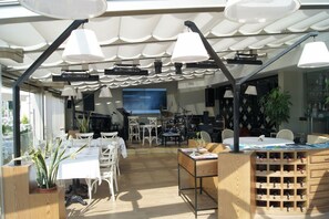 Outdoor dining - Venus Thermal Boutique (Edremit)