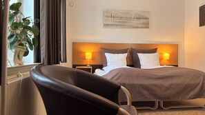 Standard Room, 1 Double Bed, Non Smoking | Free WiFi, bed sheets