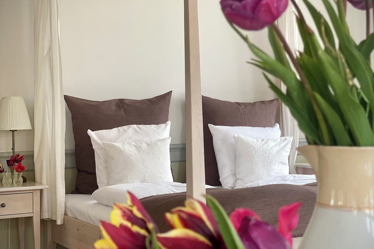 1 bedroom, free wifi, bed sheets