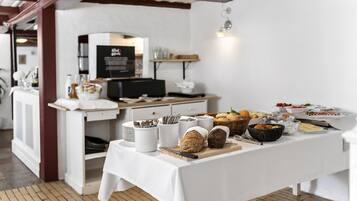 Desayuno buffet incluido los días de semana
