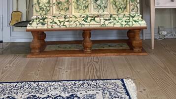 Free WiFi, bed sheets